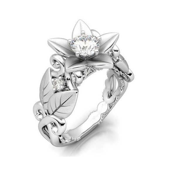 Jewelry - NEW 18K White Gold Diamond Flower Ring